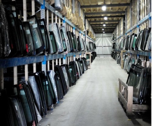 Фото склада автостекол в Смоленске